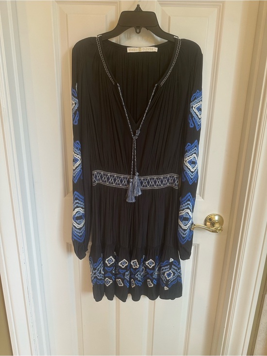 Marie Oliver Dresses & Skirts - Marie Oliver Black Long-Sleeve Dress with Blue Embroidery